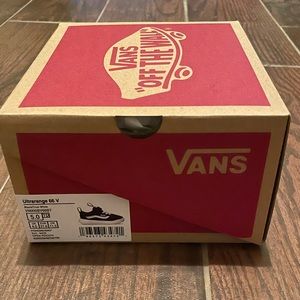 Ultrarange 66 V toddler Vans